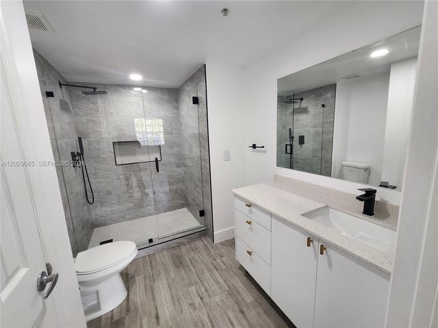 215 SW 117th Terrace 14101, Pembroke Pines, FL 33025