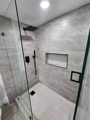 215 SW 117th Terrace 14101, Pembroke Pines, FL 33025