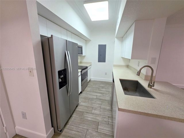 215 SW 117th Terrace 14101, Pembroke Pines, FL 33025