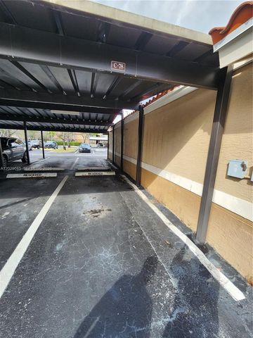 215 SW 117th Terrace 14101, Pembroke Pines, FL 33025