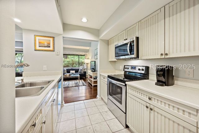 59 Carnoustie Rd Apt 243, Hilton Head Island, SC 29928