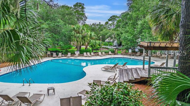 59 Carnoustie Rd Apt 243, Hilton Head Island, SC 29928