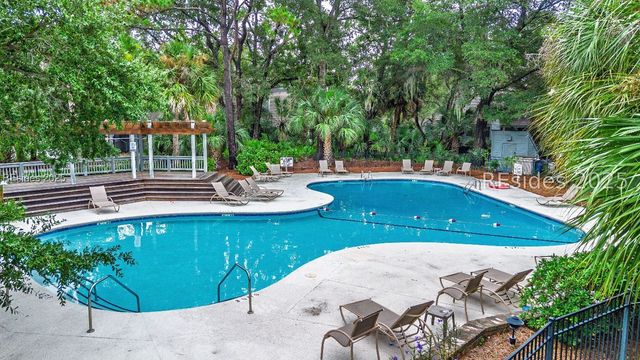 59 Carnoustie Rd Apt 243, Hilton Head Island, SC 29928