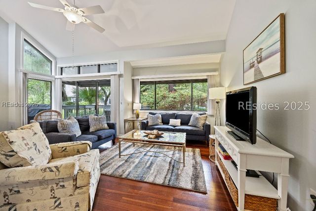 59 Carnoustie Rd Apt 243, Hilton Head Island, SC 29928