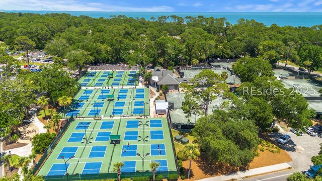 59 Carnoustie Rd Apt 243, Hilton Head Island, SC 29928