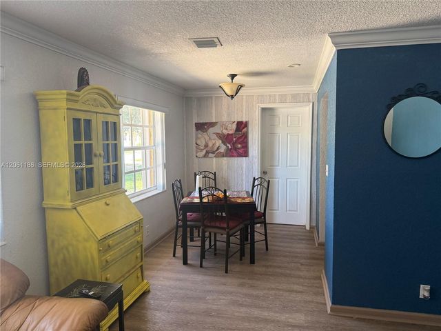 4320 SW 56th Ave, Davie, FL 33314