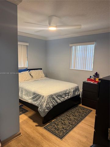 4320 SW 56th Ave, Davie, FL 33314