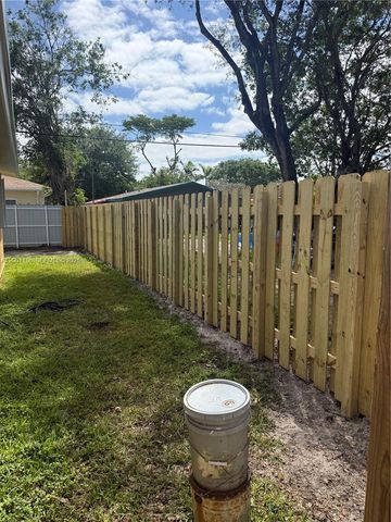 4320 SW 56th Ave, Davie, FL 33314