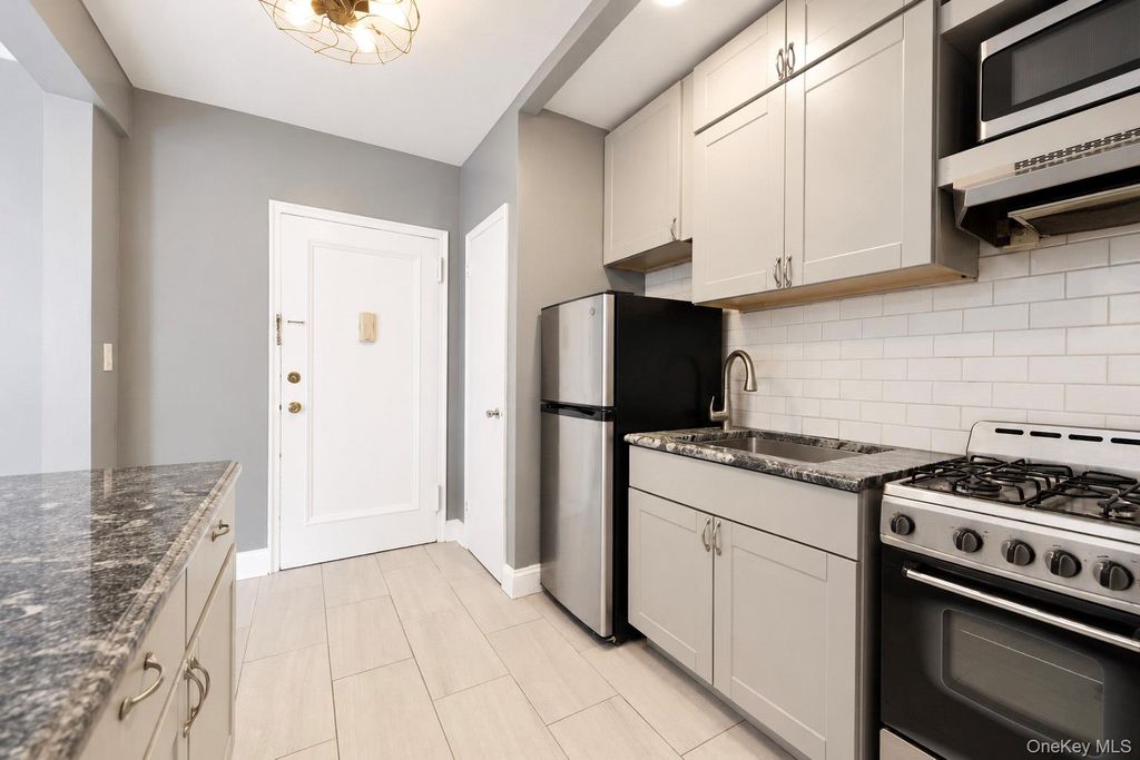 754 Bronx River Road B54, Bronxville, NY 10708 — photo 5