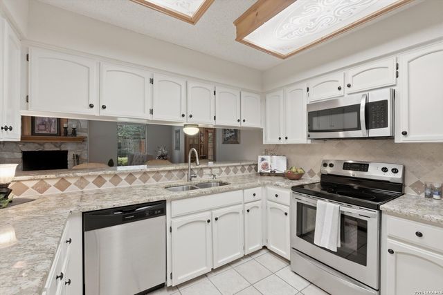 2023 ENCINO VALLEY ST, San Antonio, TX 78259