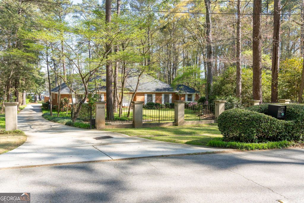 2506 Emerald Drive, Jonesboro, GA 30236 — photo 2