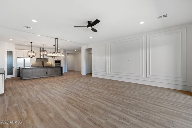 7379 W LISBON Lane, Peoria, AZ 85381