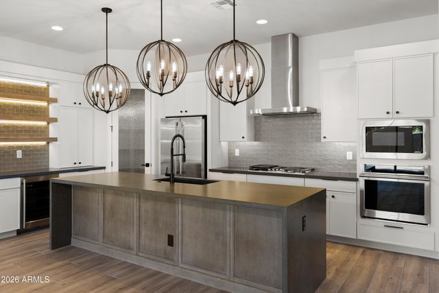 7379 W LISBON Lane, Peoria, AZ 85381