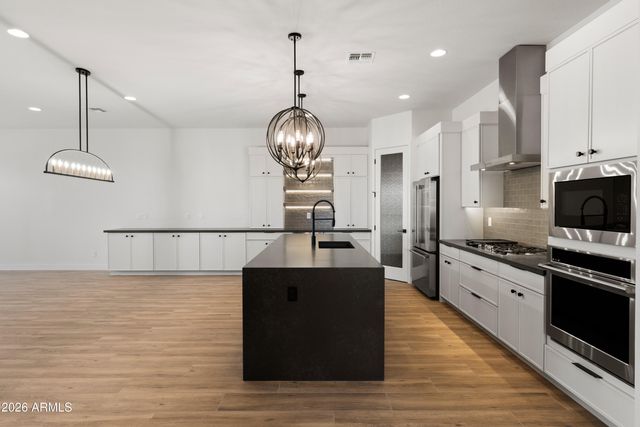 7379 W LISBON Lane, Peoria, AZ 85381