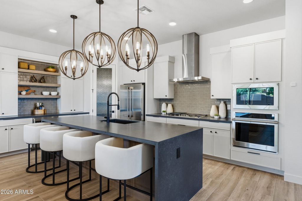7379 W LISBON Lane, Peoria, AZ 85381 — photo 2