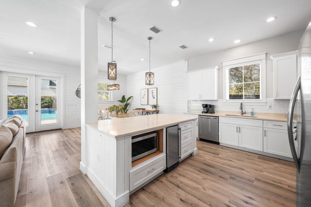 106 Shirah Street, Destin, FL 32541