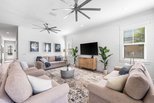 106 Shirah Street, Destin, FL 32541