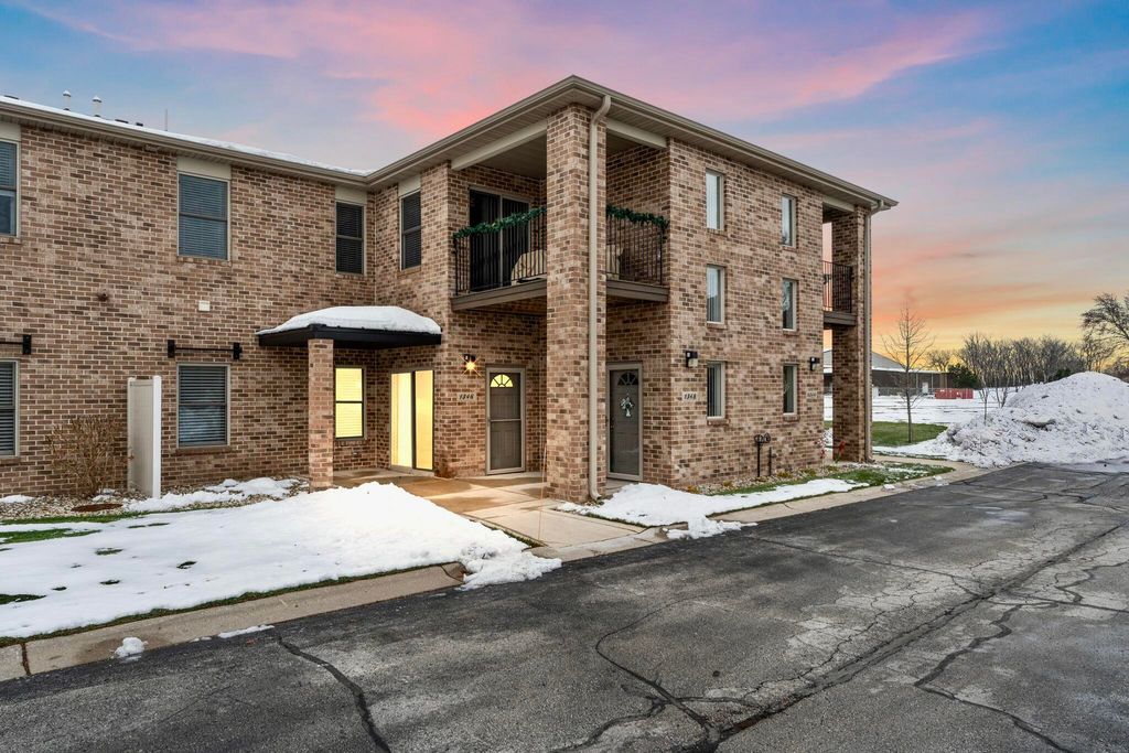 1346 Parke Drive, Crown Point, IN 46307