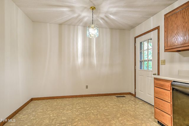 6059 Carters Valley Road, Church Hill, TN 37642