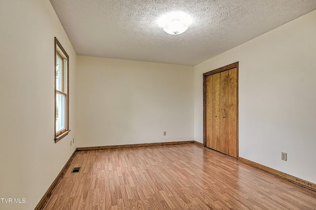 6059 Carters Valley Road, Church Hill, TN 37642