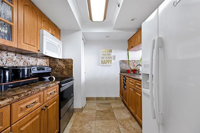 7601 E Treasure Dr 1924, North Bay Village, FL 33141