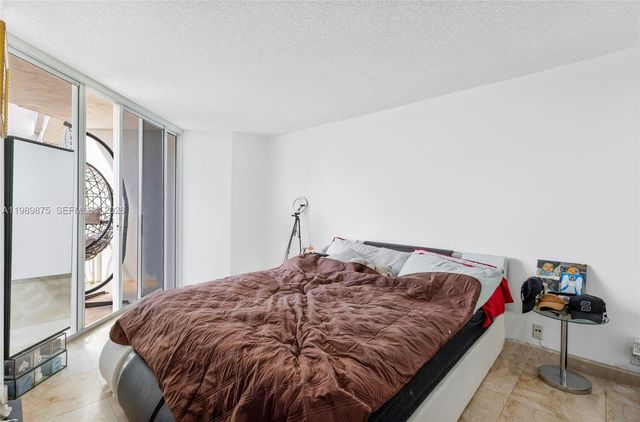 7601 E Treasure Dr 1924, North Bay Village, FL 33141