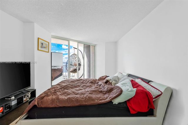 7601 E Treasure Dr 1924, North Bay Village, FL 33141