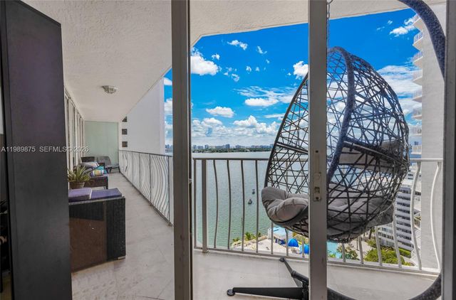 7601 E Treasure Dr 1924, North Bay Village, FL 33141