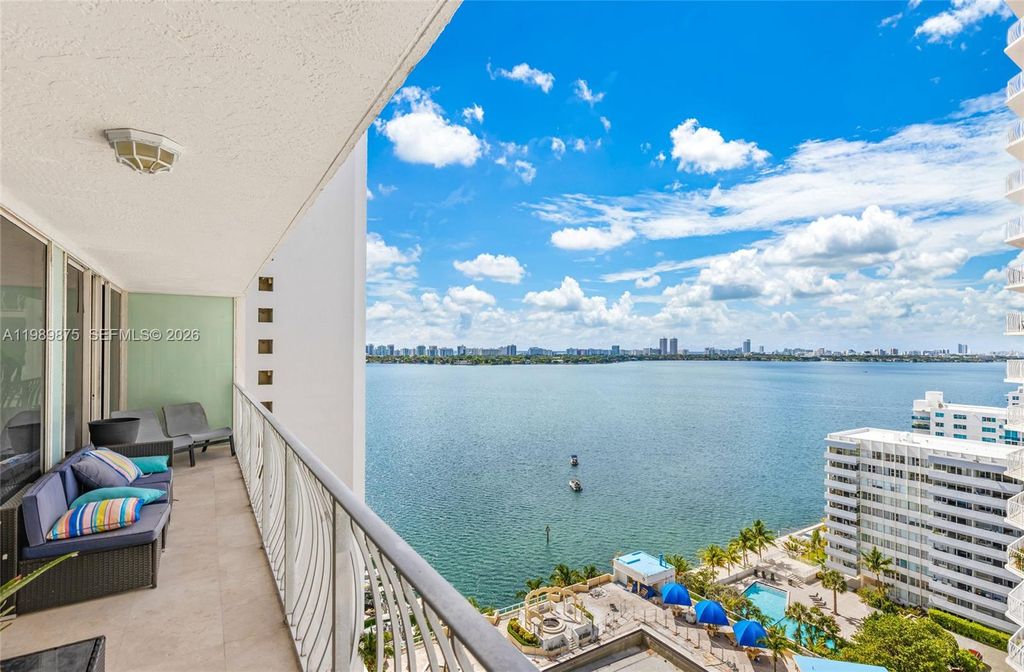 7601 E Treasure Dr 1924, North Bay Village, FL 33141