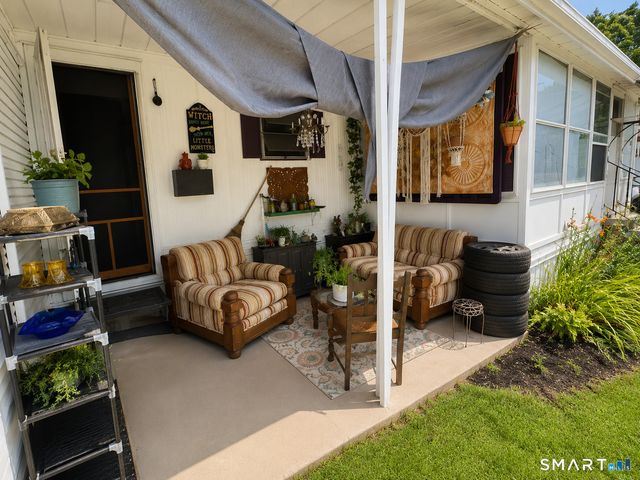 18 Rivermead Boulevard, East Hartford, CT 06118