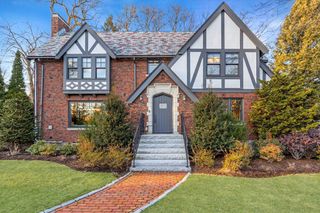 1151 Commonwealth Ave, Newton, MA 02465