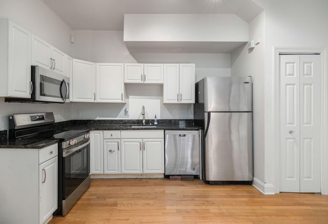 348 King Street Apt I, Charleston, SC 29401