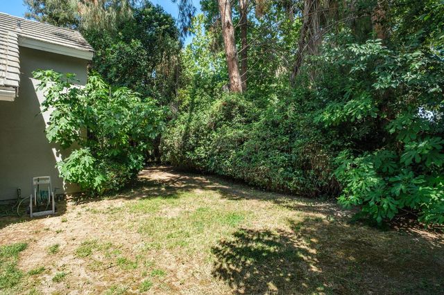 807 E Brighton Lane, Fresno, CA 93720