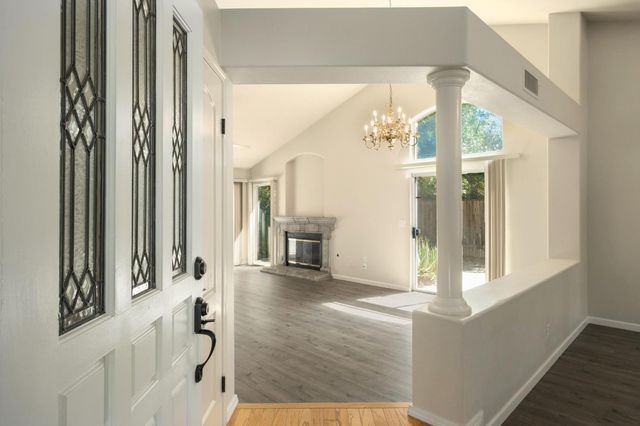 807 E Brighton Lane, Fresno, CA 93720