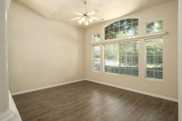807 E Brighton Lane, Fresno, CA 93720