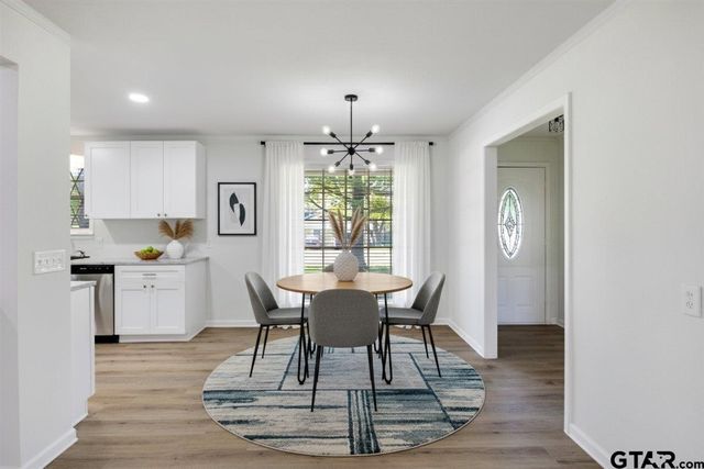 303 Jane Ln, Lindale, TX 75771