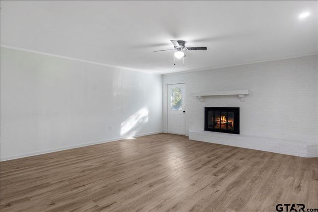 303 Jane Ln, Lindale, TX 75771