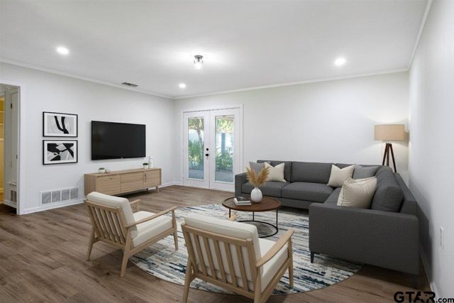 303 Jane Ln, Lindale, TX 75771