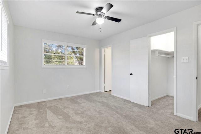 303 Jane Ln, Lindale, TX 75771