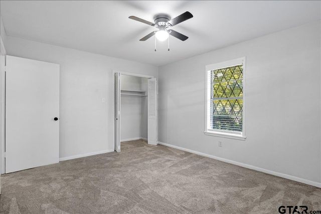 303 Jane Ln, Lindale, TX 75771