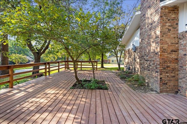 303 Jane Ln, Lindale, TX 75771