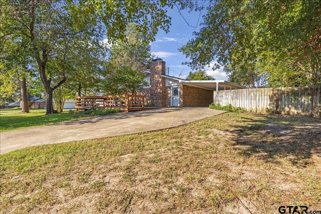 303 Jane Ln, Lindale, TX 75771