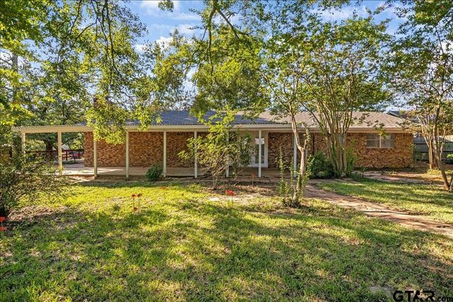 303 Jane Ln, Lindale, TX 75771