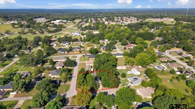 303 Jane Ln, Lindale, TX 75771