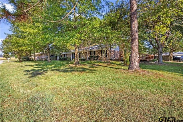 303 Jane Ln, Lindale, TX 75771