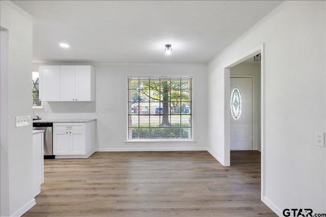 303 Jane Ln, Lindale, TX 75771