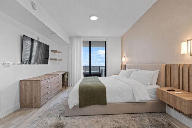 1010 Brickell Ave 4009, Miami, FL 33131