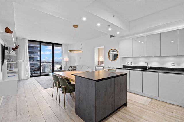 1010 Brickell Ave 4009, Miami, FL 33131