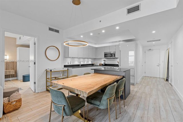 1010 Brickell Ave 4009, Miami, FL 33131