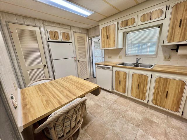 180 HIBISCUS WAY, Leesburg, FL 34748